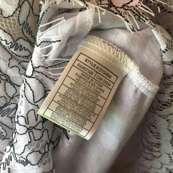 Cupcakes & Cashmere Off The Shoulder Lace Top  S - Picture 7 of 7